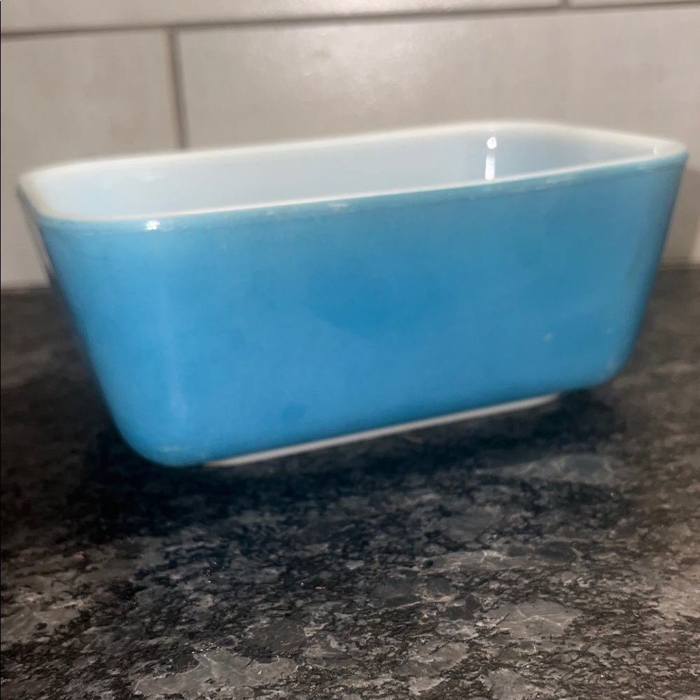 Vintage Pyrex Blue Rectangular casserole baking Dish.